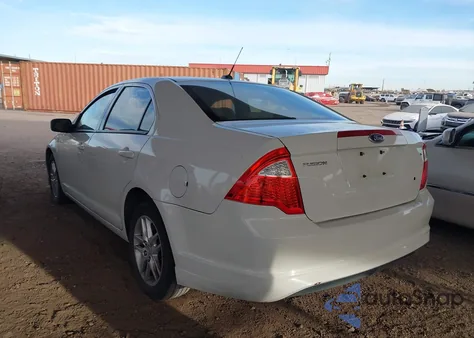 2010 Ford Fusion S z USA, uszkodzony, nr VIN 3FAHP0GA7AR411075